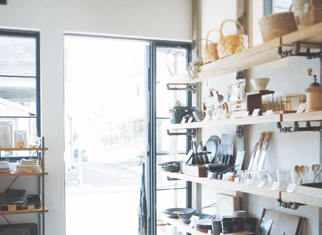 オフィスに併設したお店「korb(コルプ)」